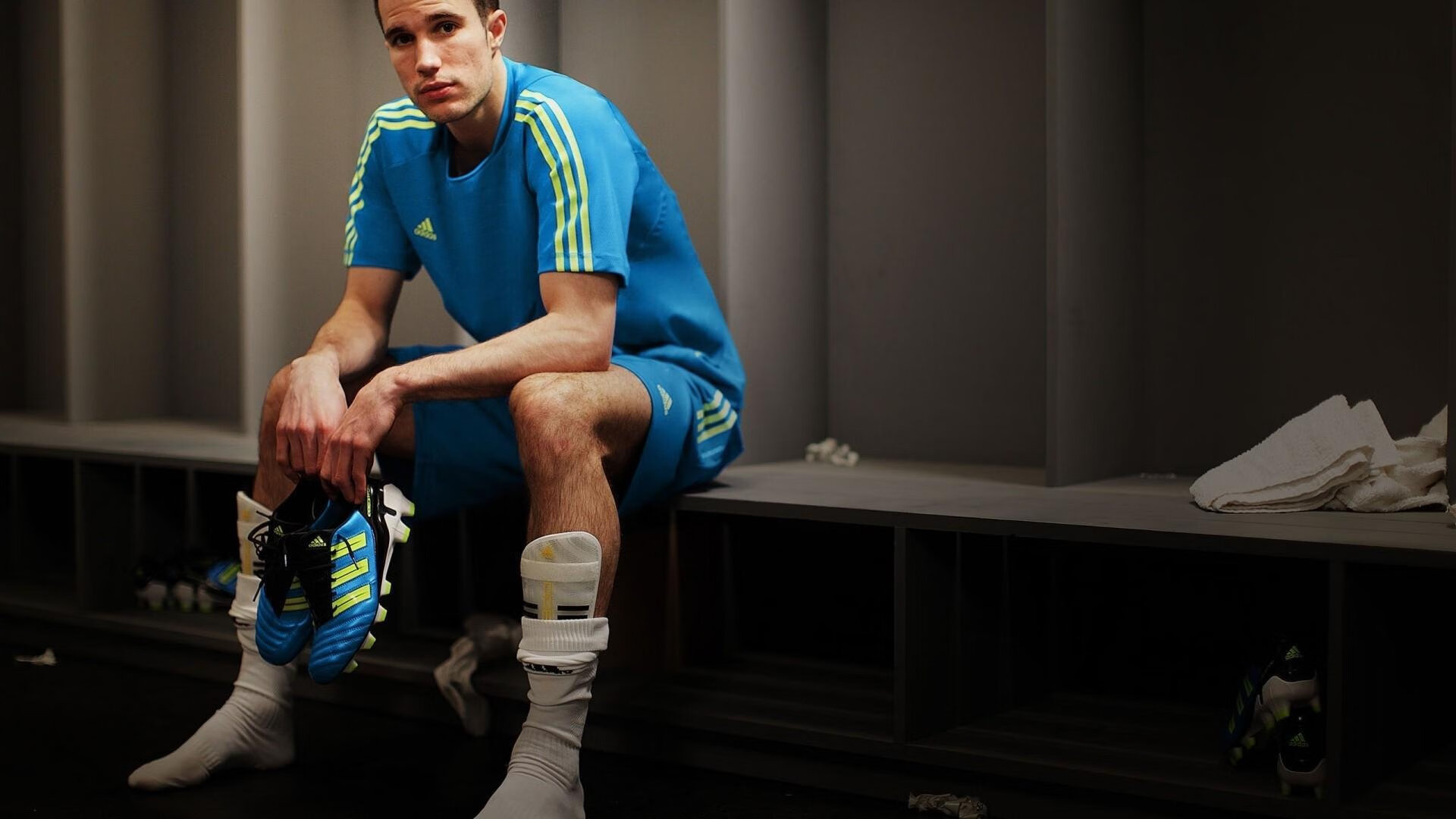 爱游戏部门-跨界风暴，开拓者备战国王杯，拉齐奥密谈法甲，黄蜂德国杯门线救险